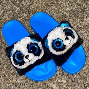 Fluffy Kids Slides! Size 1-3